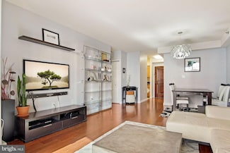 4801 Fairmont Ave Unit 213, Bethesda, MD 20814