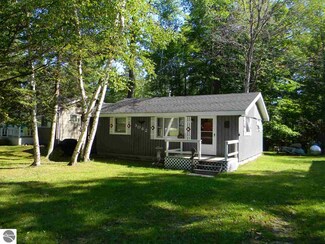 3062 Lewis Dr, Lupton, MI 48635