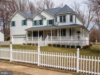 1911 Gilson St, Falls Church, VA 22043