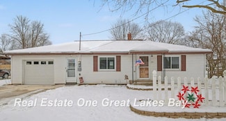 421 S Parsons St, Merrill, MI 48637