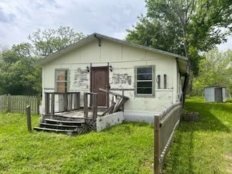 6708 Hawthorne Rd, Hitchcock, TX 77563