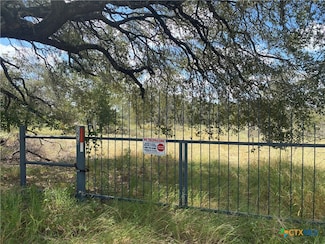 1470 County Road 770, Natalia, TX 78059