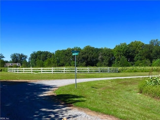4 Paddock Dr, Lancaster, VA 22503