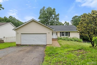2449 Donna Dr, High Ridge, MO 63049