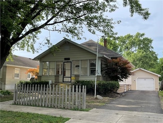 3216 Champaign Ave, Mattoon, IL 61938