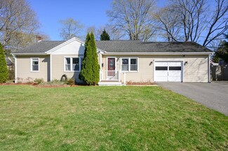 59 School St, Middleboro, MA 02346