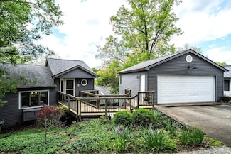 1622 Aqua Vista Dr, Lawrenceburg, IN 47025