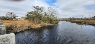 4548 Magnolia St, Pascagoula, MS 39563