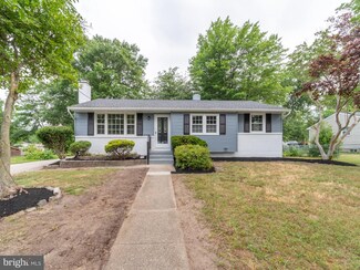 202 9th St, West Deptford, NJ 08086