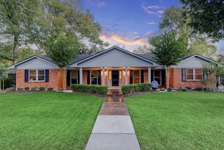 8134 De Leon St, Houston, TX 77061