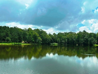 215 Grafton Rd, Laurel, MS 39443