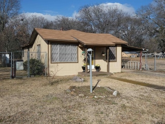 1410 W 9th St, Mount Pleasant, TX 75455