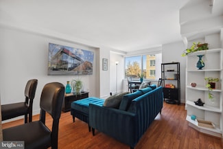 800 4th St SW Unit S312, Washington, DC 20024
