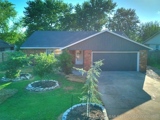 3712 S Oak Ave, Broken Arrow, OK 74011