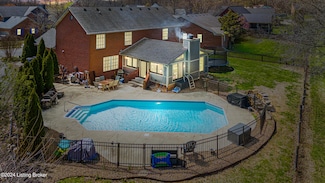 121 N Parkside Dr, Bardstown, KY 40004