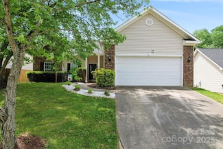 5927 Patricia Ryan Dr, Charlotte, NC 28216