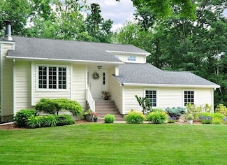 307 Trapper Cir, Windsor, CT 06095