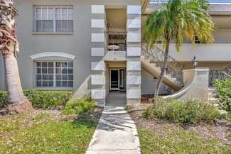 67 Countryclub Dr, Largo, FL 33771