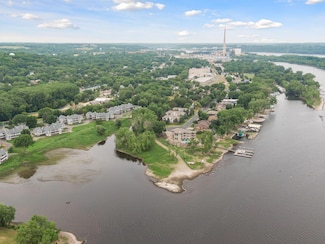 560 Lakeside Bay Dr S Unit 560, Bayport, MN 55003