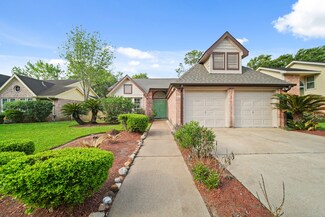 4827 Sunshine Dr, Sugar Land, TX 77479