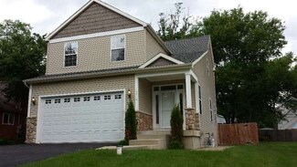 4916 W Orchard Dr, McHenry, IL 60050
