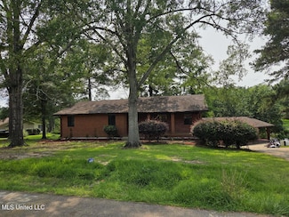329 Arapaho Ln, Madison, MS 39110