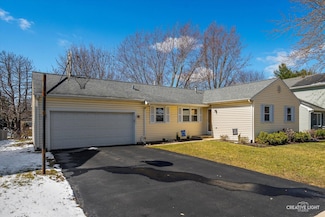 1933 Stanford Dr, Naperville, IL 60565