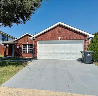 805 Gillon Dr, Arlington, TX 76001