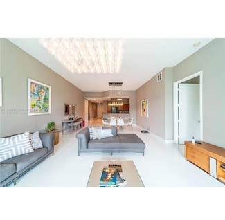 14951 Royal Oaks Ln Unit 102, North Miami, FL 33181