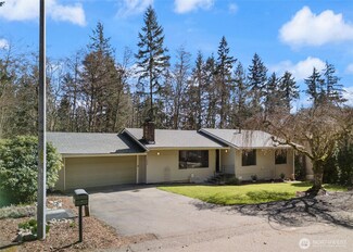 3254 SE Mahali Ln, Port Orchard, WA 98366