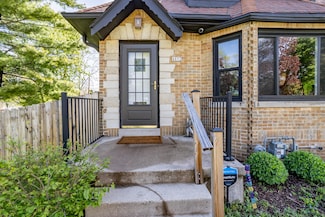 4892 N Mohawk Ave, Milwaukee, WI 53217