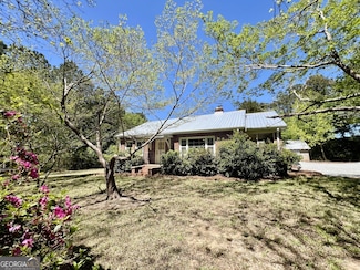 1806 Athens Hwy, Elberton, GA 30635