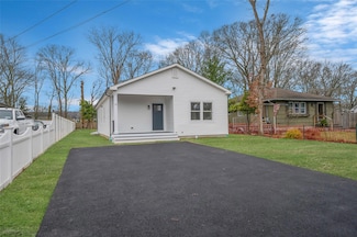 77 Oak Ave Shirley Ny 119, Shirley, NY 11967