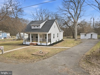 12219 River Rd, Remington, VA 22734