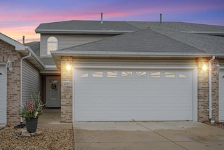 2229 Sandcastle Dr, Dyer, IN 46311