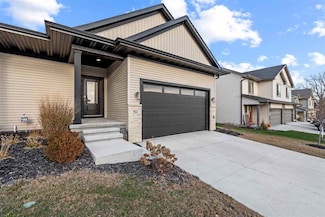 922 Oakland Trail, Solon, IA 52333