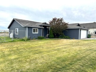 507 Dapple Grey Rd, Hines, OR 97738