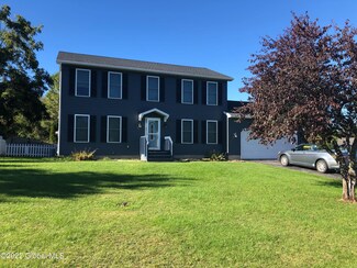 6 Franklin Ct, Stillwater, NY 12170