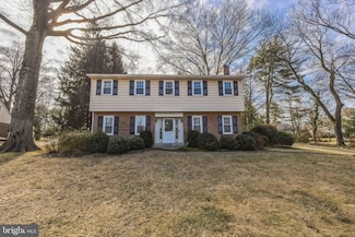 4 Little Leaf Ct, Wilmington, DE 19810
