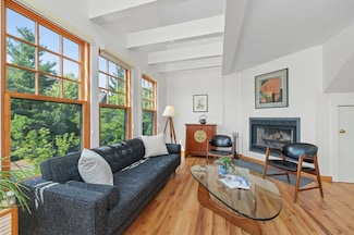 15-19 Mount Vernon St Unit 4, Cambridge, MA 02140