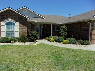 1926 Aspen Place, Shawnee, OK 74804