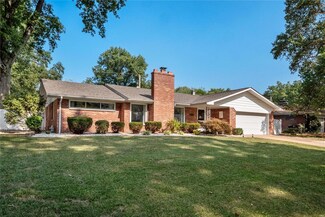 7 Hollyhock Ln, Belleville, IL 62221