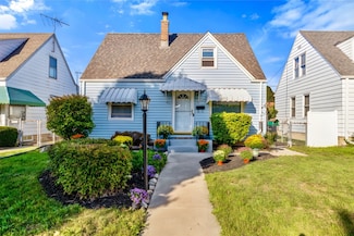 9544 W Metcalf Place, Milwaukee, WI 53222