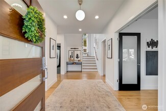 909 11th St, Mukilteo, WA 98275