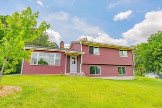 505 Yahara St, de Forest, WI 53532