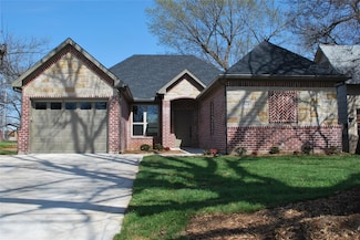 521 W Sears St, Denison, TX 75020