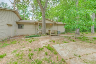 330 Oak Tree Dr, Pointblank, TX 77364