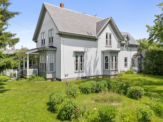 57 N Main St, Rockland, ME 04841
