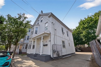 37 Farragut Ave, Cranston, RI 02905