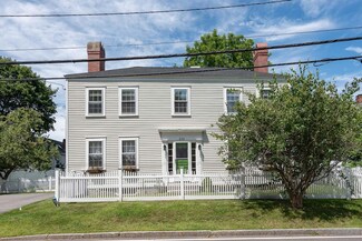 233 Dennett St, Portsmouth, NH 03801